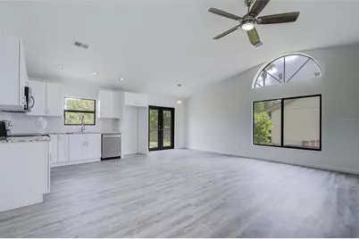 3540 65th Avenue Circle E, Sarasota, FL 34243 - Photo 5