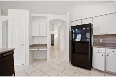 16502 Lake Heather Drive, Tampa, FL 33618 - Photo 7