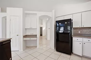 16502 Lake Heather Dr, Tampa, FL 33618 - Photo 7