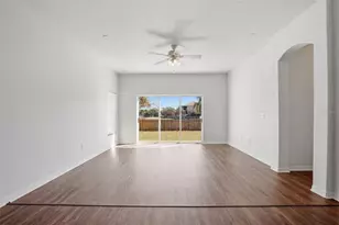 12122 Fern Blossom Dr, Gibsonton, FL 33534 - Photo 11