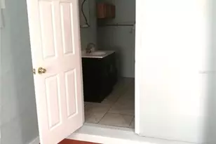 2534 19th St S, Saint Petersburg, FL 33712 - Photo 13