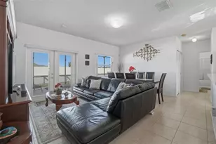 995 Cumberland Dr, Kissimmee, FL 34759 - Photo 5