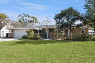 894 W Lake Holden Point, Orlando, FL 32805 - Photo 35