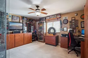 894 W Lake Holden Point, Orlando, FL 32805 - Photo 31