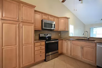 1099 McKinnon Avenue, Oviedo, FL 32765 - Photo 9