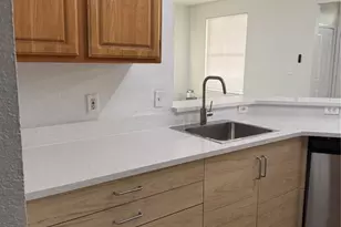 6025 Westgate Dr, Orlando, FL 32835 - Photo 5