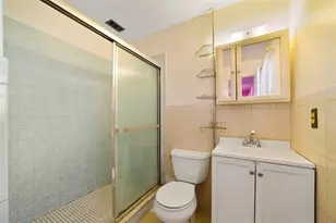 6100 Mary Lynn Ct, Orlando, FL 32807 - Photo 13