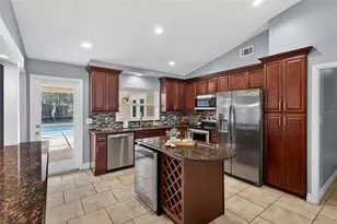 8878 Larwin Ln, Orlando, FL 32817 - Photo 9