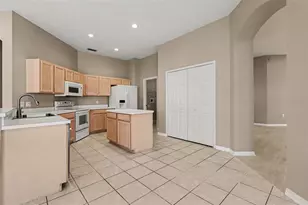 4810 Bookelia Cir, Bradenton, FL 34203 - Photo 9