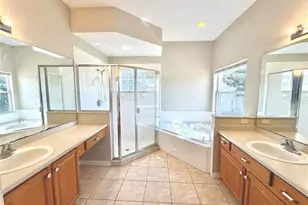 1044 Longville Cir, Tavares, FL 32778 - Photo 9