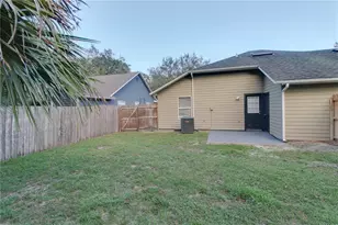 438 Jennifer Ln, Eustis, FL 32726 - Photo 9