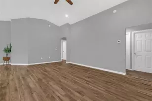 955 Pearly Ridge Ln, Lakeland, FL 33809 - Photo 5