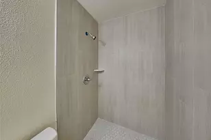 465 Oak Dr, Tavares, FL 32778 - Photo 15