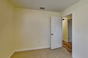 465 Oak Dr, Tavares, FL 32778 - Photo 13