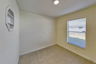 465 Oak Dr, Tavares, FL 32778 - Photo 11