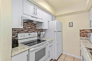 5777 Peregrine Ave, Orlando, FL 32819 - Photo 9