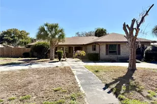 9910 Canterbury Dr, Leesburg, FL 34788 - Photo 7