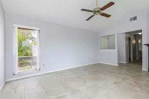 10827 Venice Cir, Tampa, FL 33635 - Photo 11