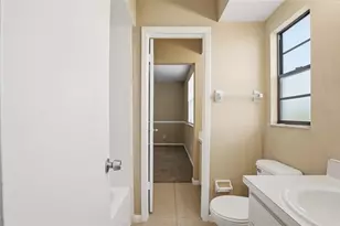 15908 Bridgewater Ln, Tampa, FL 33624 - Photo 37