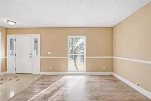 15908 Bridgewater Ln, Tampa, FL 33624 - Photo 7