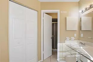 15908 Bridgewater Ln, Tampa, FL 33624 - Photo 29