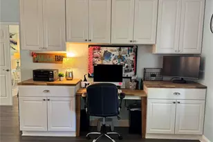 1407 Queensbury Ave, Valrico, FL 33596 - Photo 5