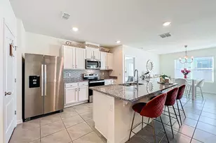 1737 Aurora Ridge Dr, Zellwood, FL 32798 - Photo 3