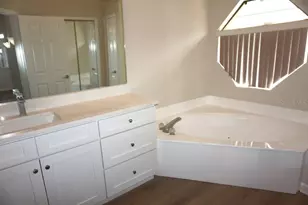 8021 Landgrove Ct, Orlando, FL 32819 - Photo 17