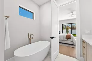 1326 W New Hampshire St, Orlando, FL 32804 - Photo 29