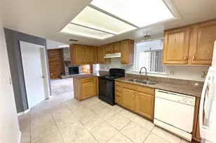 5061 Barnegat Point Rd, Orlando, FL 32808 - Photo 9