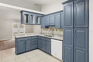 33911 Secret Hill Dr, Leesburg, FL 34788 - Photo 7