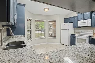 33911 Secret Hill Dr, Leesburg, FL 34788 - Photo 5