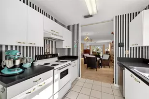 954 Avalon Ave, The Villages, FL 32159 - Photo 33