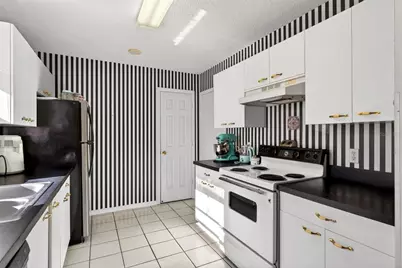 954 Avalon Avenue, The Villages, FL 32159 - Photo 31