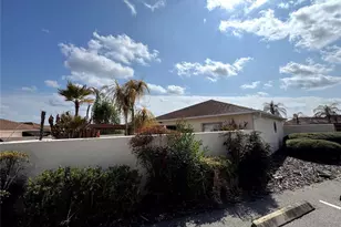 413 Calzada Ct, Lady Lake, FL 32159 - Photo 7