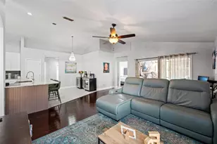 8128 Woodsworth Dr, Orlando, FL 32817 - Photo 5