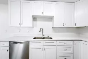 819 Helmsman Way, Palm Harbor, FL 34685 - Photo 9