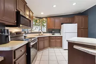 26142 Rose Ln, Astatula, FL 34705 - Photo 7