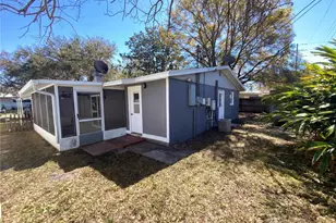 8632 94th St, Seminole, FL 33777 - Photo 5