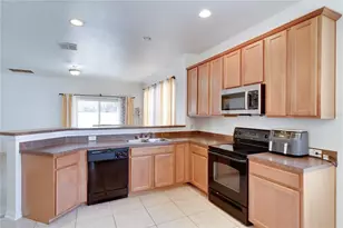 7806 Bear Claw Run, Orlando, FL 32825 - Photo 3