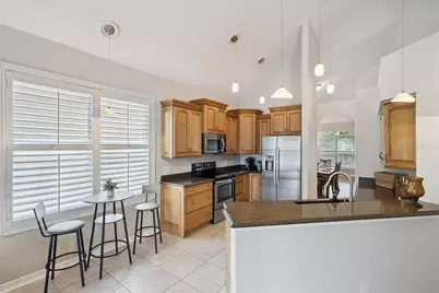 981 N Lake Claire Circle, Oviedo, FL 32765 - Photo 21