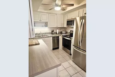 8300 Bardmoor Boulevard #105, Seminole, FL 33777 - Photo 5