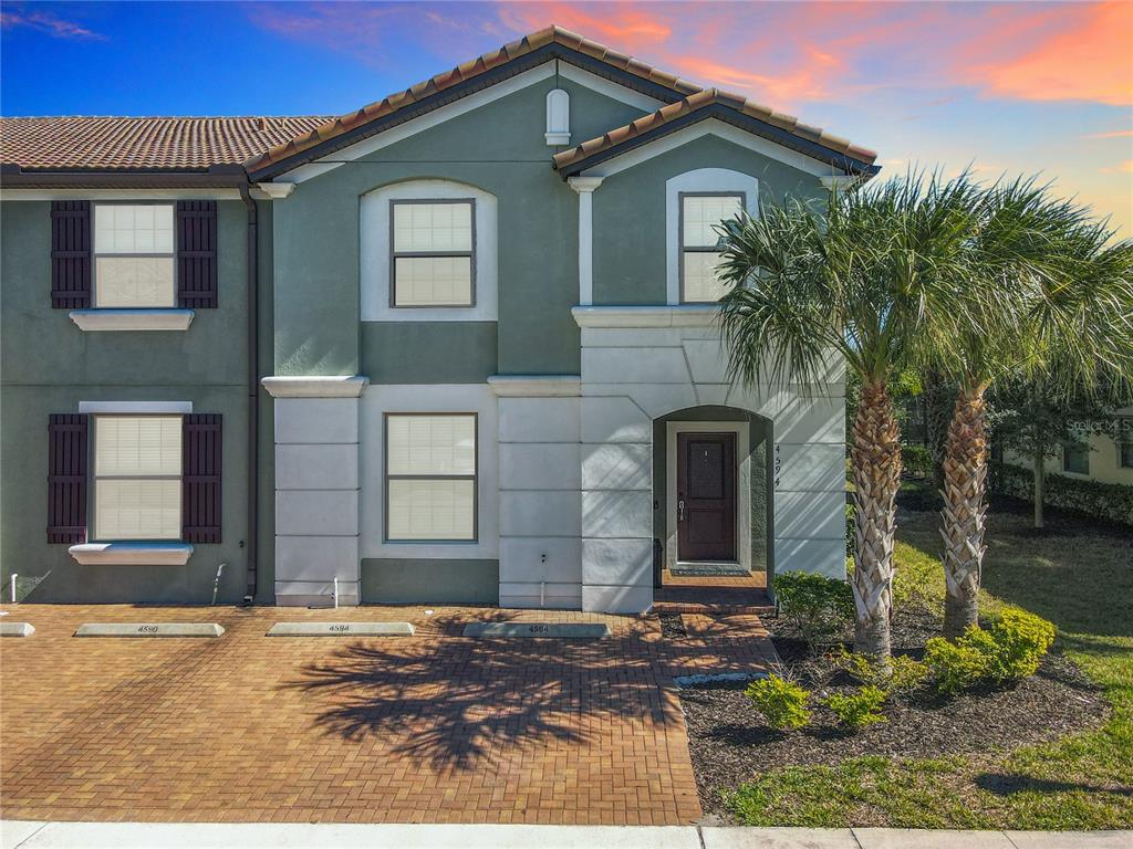 4594 Terrasonesta Dr - 4594 Terrasonesta Dr, Davenport, FL 33837 Luxury Property | Jose Angel Pina
