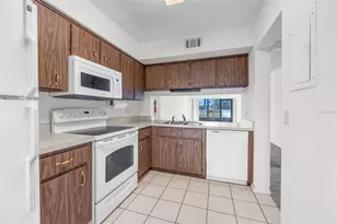 3237 Candle Ridge Dr, Orlando, FL 32822 - Photo 9