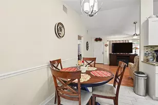 12435 Orangewood Cir, Tavares, FL 32778 - Photo 11