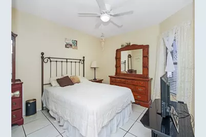 62 Lakepointe Circle, Kissimmee, FL 34743 - Photo 19