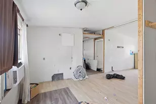 36301 Peak St, Zephyrhills, FL 33541 - Photo 21