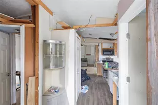 36301 Peak St, Zephyrhills, FL 33541 - Photo 17