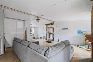 36301 Peak St, Zephyrhills, FL 33541 - Photo 11