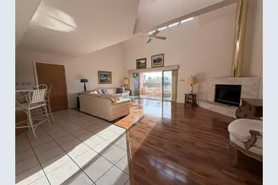 1630 Royal Palm Drive S #A, Saint Petersburg, FL 33707 - Photo 9